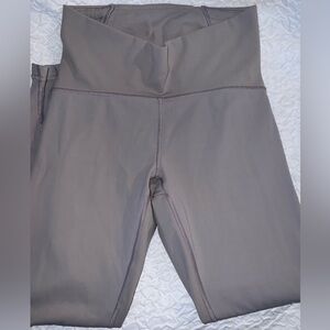 Lululemon taupe colored wonder under leggings small flaw*